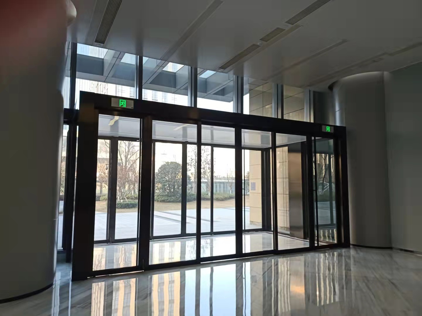 多玛感应门 - 多玛凯拔国际集团有限公司